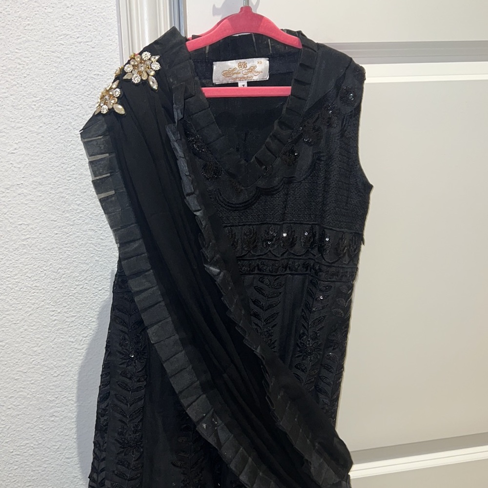 Black Ayesha Somaya gown with draped dupatta. Size 7. - Picture 6 of 6